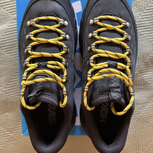 Hoka U Tor Summit sneakers size 42 like new, black with Vibram sole