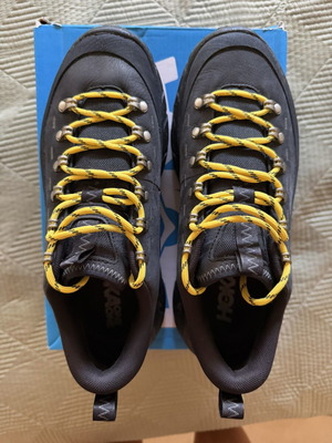 Hoka U Tor Summit sneakers μέγεθος 42 σαν καινούργιο, μαύρα με σόλα Vibram
