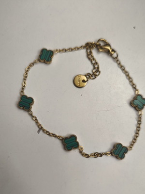 Bracelet with green four-leaf clover new