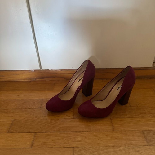 Fullah Sugah Burgundy Red Pumps size 39 like new