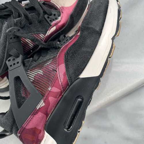 Athletic shoes size 40 like new, black and pink, suede and fabric