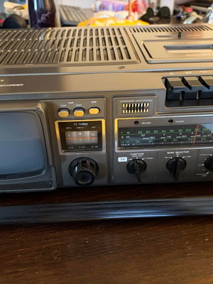 Broksonic CIRT-1800 Vintage Portable TV Radio Cassette Recorder used