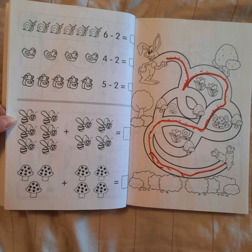 Activity books used, pack of 4 pieces