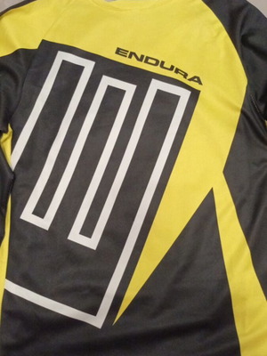 Endura children's cycling jersey for 11 years old
