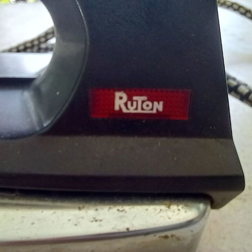 Vintage Ruton iron used, model R02108RU, made in Holland