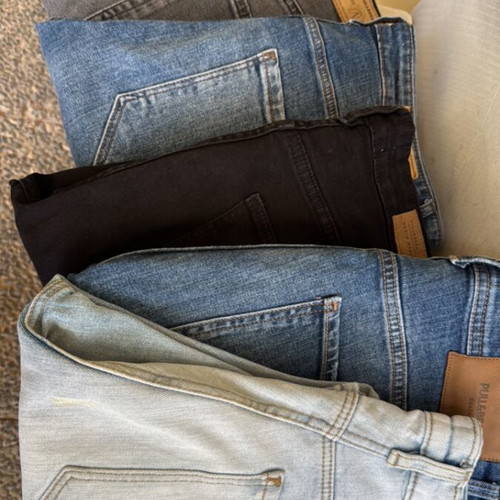 Pull & Bear Slim Jeans size 32 medium, like new