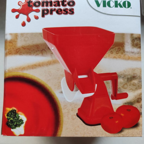 VICKO Tomato Press manual, new in original packaging