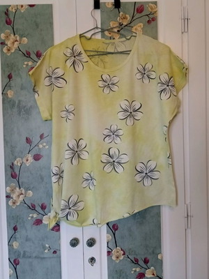 Cotton yellow blouse with flowers like new, size XL