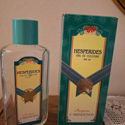 Hesperides Menounos 250 ml Eau de Cologne like new with box