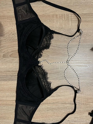 Σουτιέν Ann Summers καινούργιο, μέγεθος XS, μαύρο με αφαιρούμενη αλυσίδα