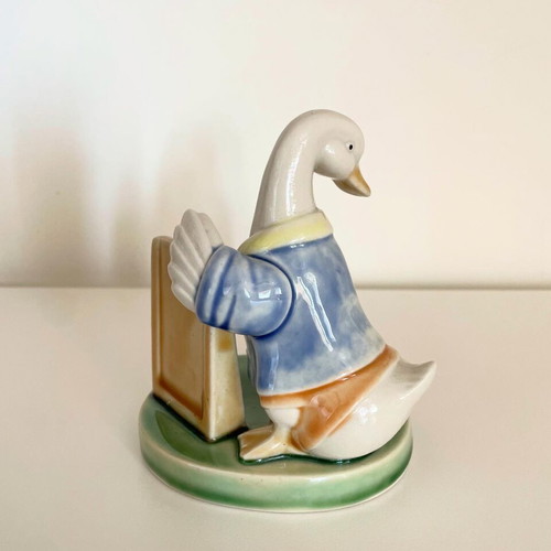 Ceramic duck and duckling collectible figurine like new, Peter John pottery