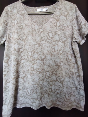 Дамска тениска bpc като ново, бежова