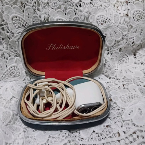 Philishave vintage electric shaver like new