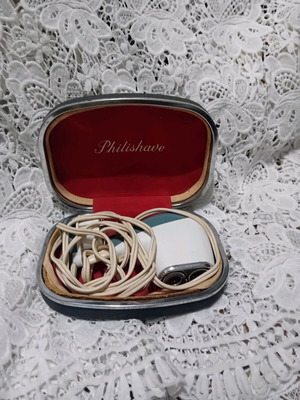 Philishave vintage electric shaver like new