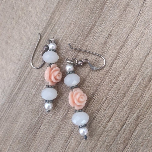 Handmade 925 silver earrings with white and pink beads like new
