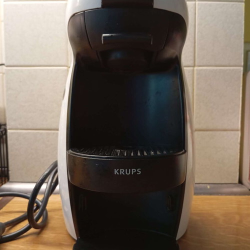 Dolce Gusto espresso coffee maker like new with capsules