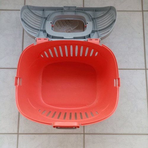 Pet carrier box like new