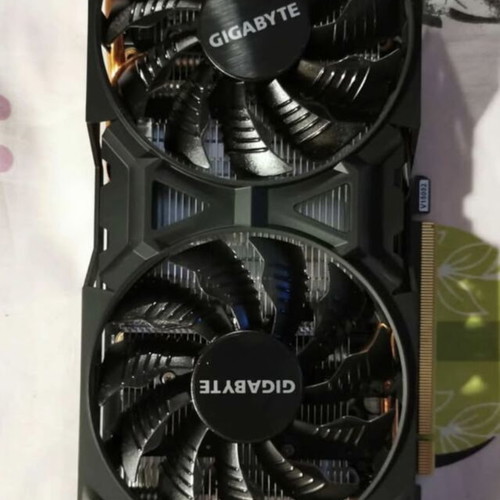GeForce CTX 960 Gigabyte graphics card like new, 4GB