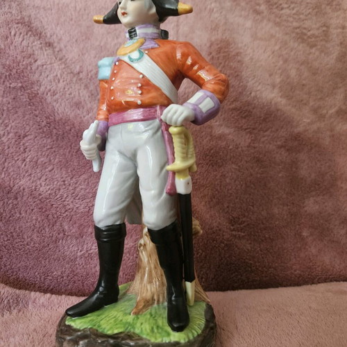 Napoleon English Officer porcelain figure like new