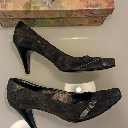 Moustakis Pumps Size 41 New Gray Suede Leather