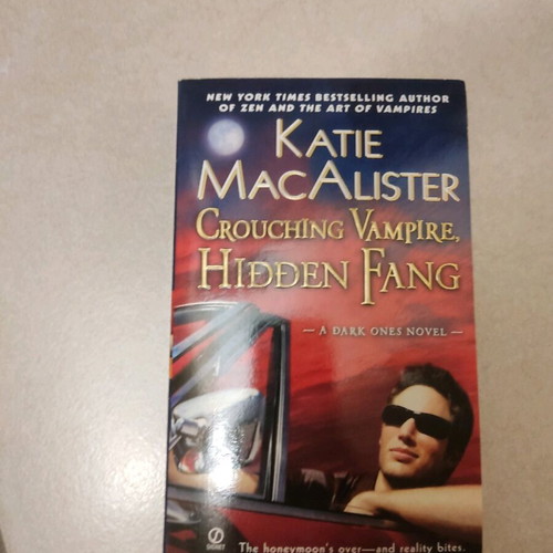 Crouching Vampire, Hidden Fang used book in Greek