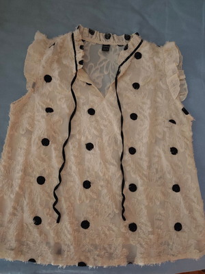 Shein romantic beige blouse with black polka dots and velvet ribbon