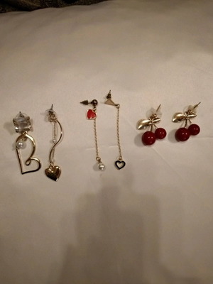 Earrings new, 3 pairs gold color