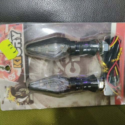 Universal motorcycle turn signal set new
