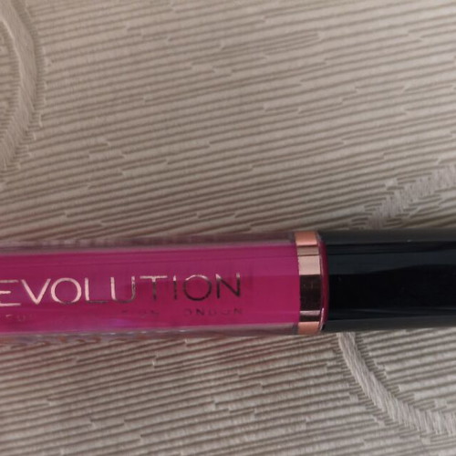 Make up Revolution lipstick fuchsia new
