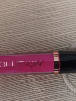 Make up Revolution lipstick fuchsia new