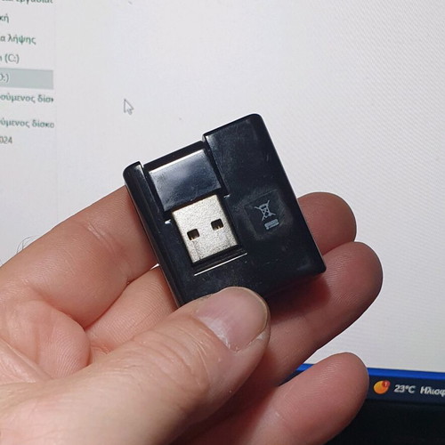 Sharkoon Media Reader S used, compact card reader