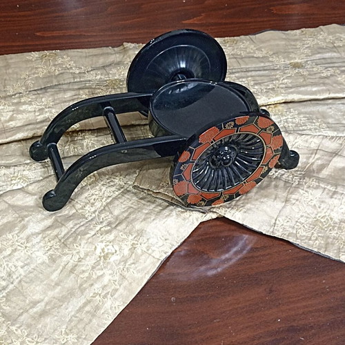 Vintage decorative base chariot style for vase or plant like new
