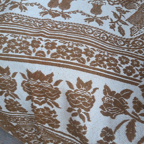 Woven bedspread like new, size 1.63×2.32 m