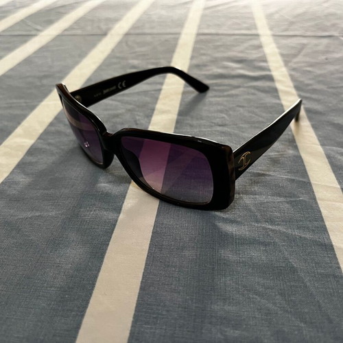 Just Cavalli JC498S sunglasses, black and purple