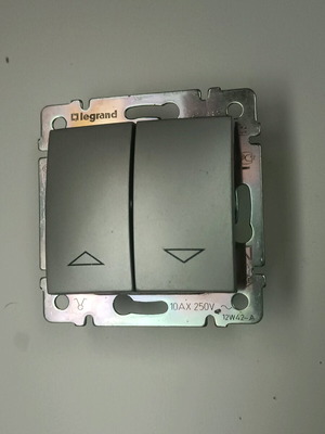 Διακόπτης Legrand Valena Ρολλων Aluminium σαν καινούργιο