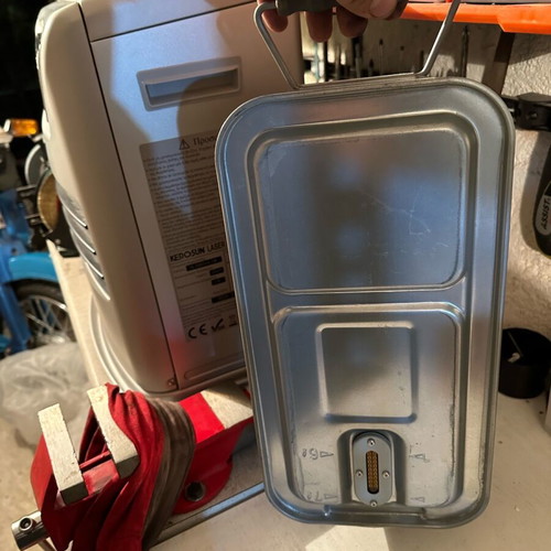 Kerosun LC-44 space heater used with marks on top