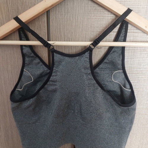 Athletic bra like new, size L, gray with padding slots