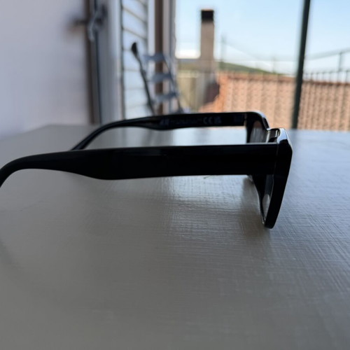 Black sunglasses like new