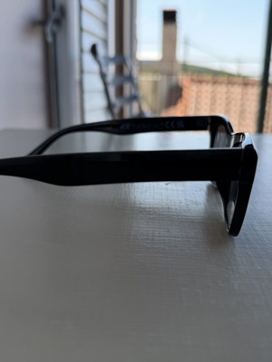 Black sunglasses like new