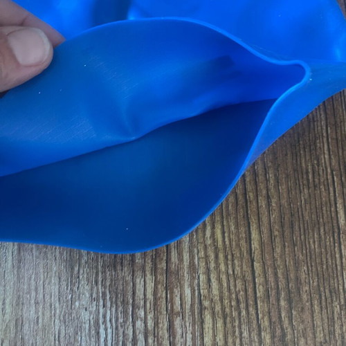 Children's swimming cap used for 4 years old