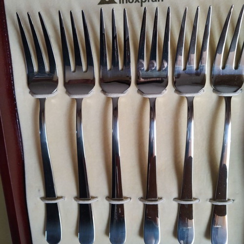 Inoxpran cutlery new in wooden case with certificate