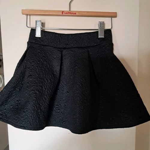 Chief black girls' skirt like new, age 6