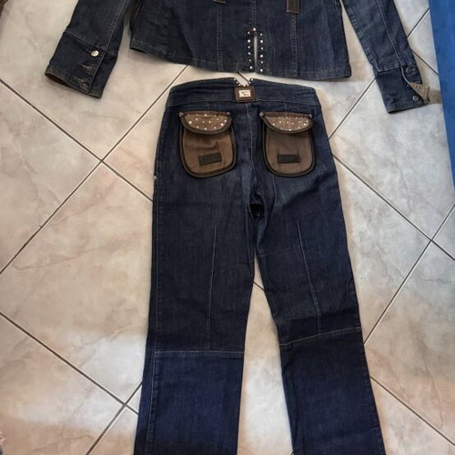 Women’s denim set Mariell Burani like new, low-rise jeans with flare