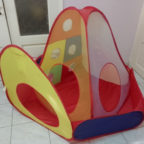 Children's play tent 2 in 1 with basketball hoop, ball pool and 100+ colorful balls used