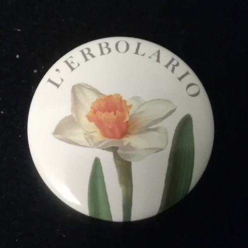 Pin new with unique flower design