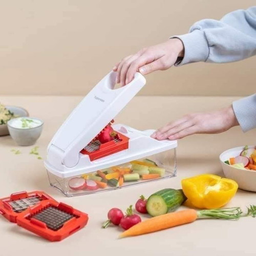 Tupperware Vegetable Cutter new with 3 blades and 1L container
