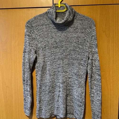 Croft and Barrow turtleneck sweater new, size M, black and gray