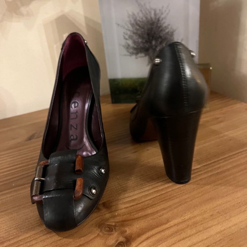 Leather shoes used in perfect condition size 38