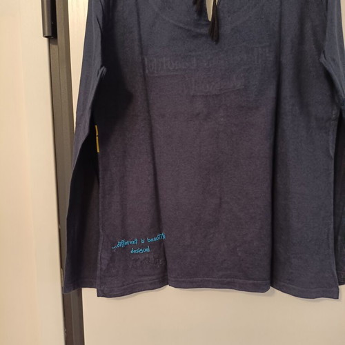 Desigual women's long-sleeve blouse XXL, like new, navy with floral embroidery