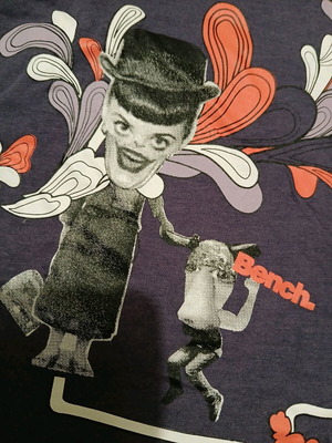 Bench T shirt purple like new with unique print